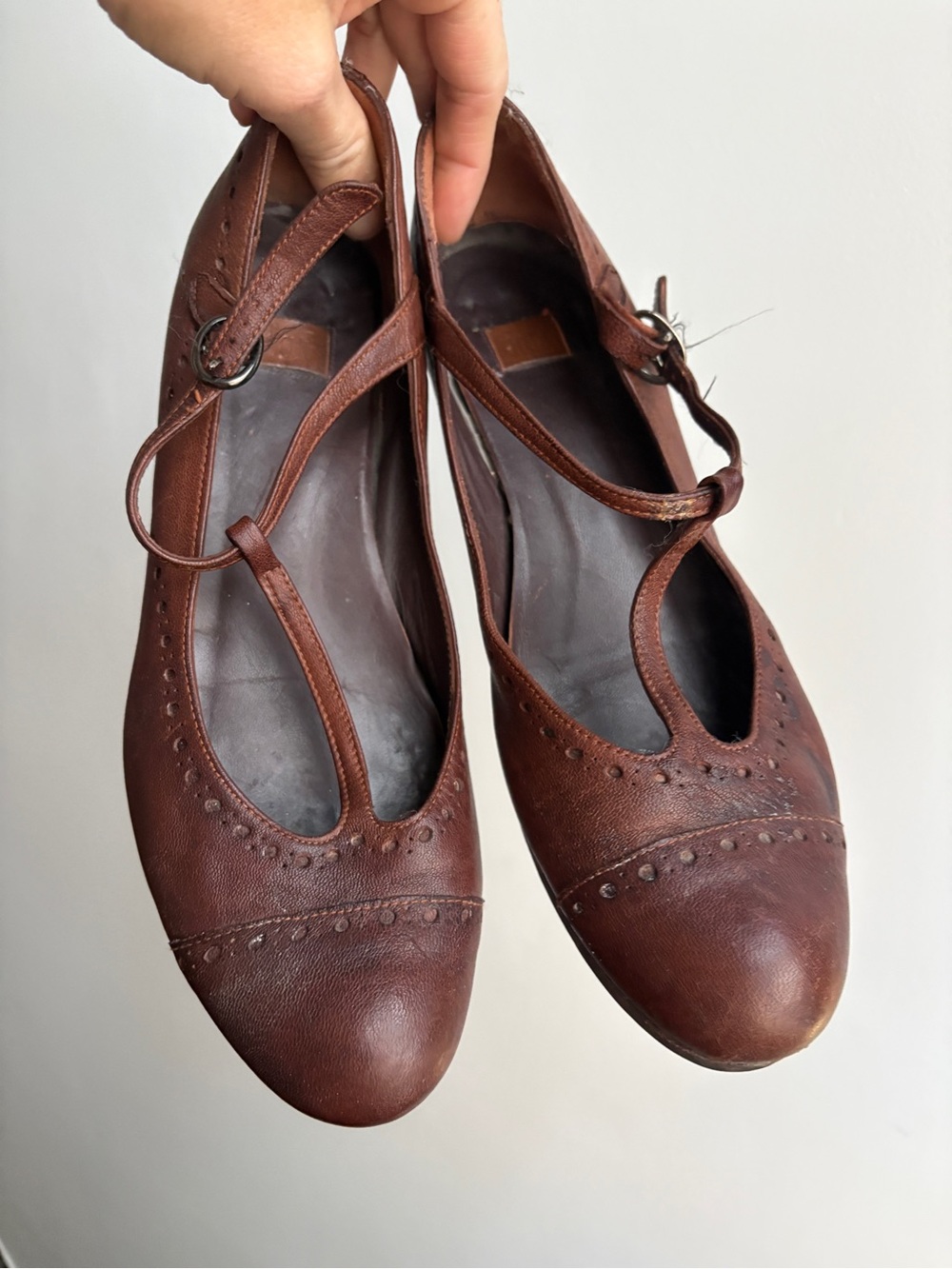 Women's Brown leather handmade kitten heal.